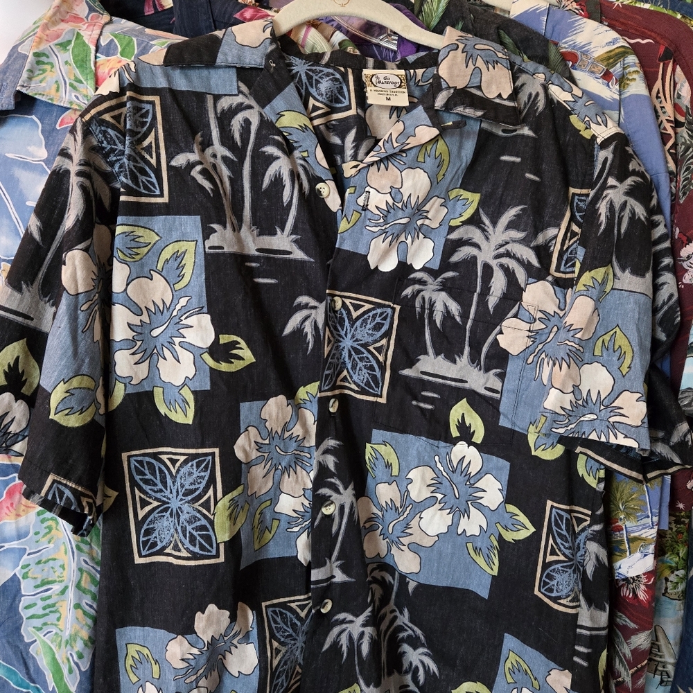 Go Barefoot Hawaiian shirt M